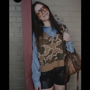 2 Fly Co. NWT DOUBLESHIFT Denim and Camo Sweater Long sleeve Vest Combo Sz L/XL